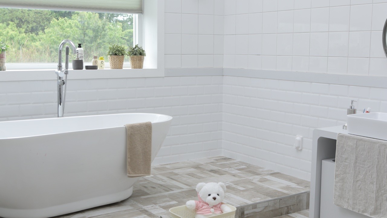 What Are Common Outdated Bathroom Trends