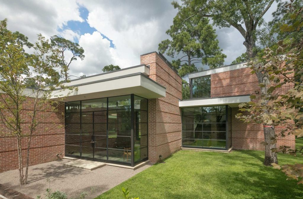 How to Choose Metal for Custom Windows and Doors