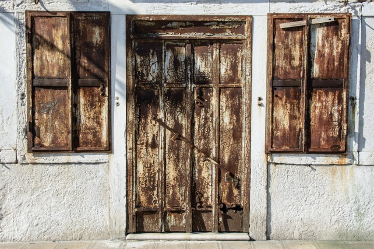 5 Key Tips to Stop Exterior Steel Doors From Rusting