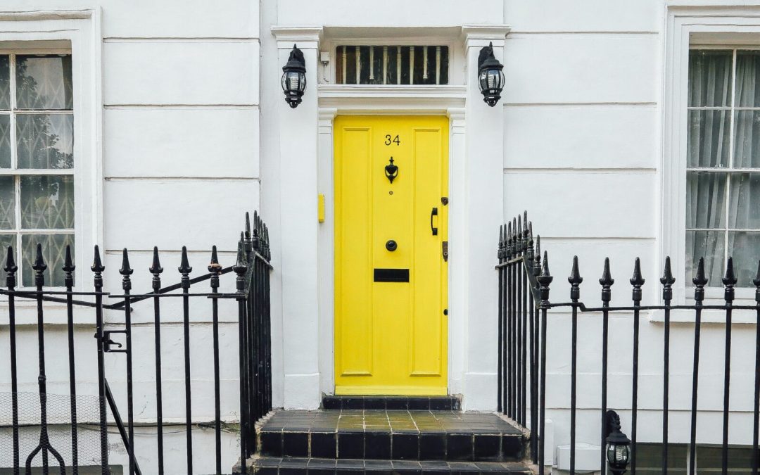 How to Style Your Front Entrance With 5 Easy Design Hacks